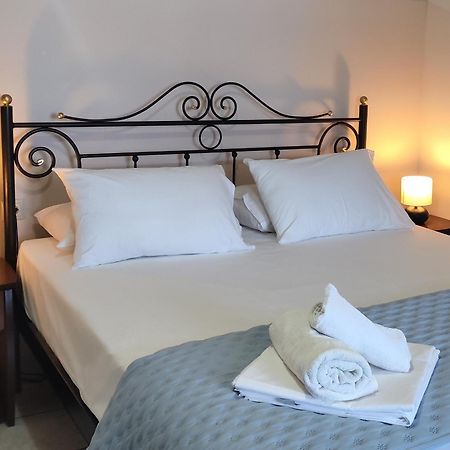 ميكروس جيالوس Captain Nick Aparthotel المظهر الخارجي الصورة