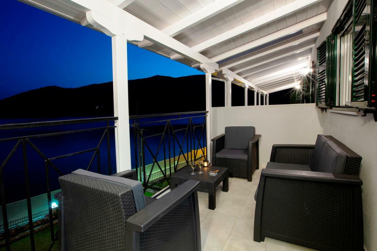 ميكروس جيالوس Captain Nick Aparthotel المظهر الخارجي الصورة